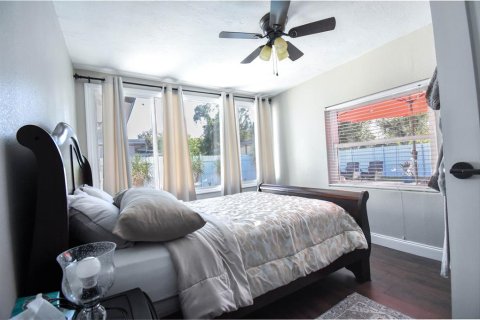House in Clearwater, Florida 3 bedrooms, 125.42 sq.m. № 1740413 - photo 30