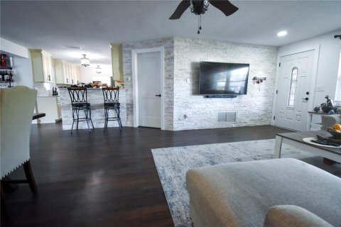 House in Clearwater, Florida 3 bedrooms, 125.42 sq.m. № 1740413 - photo 12