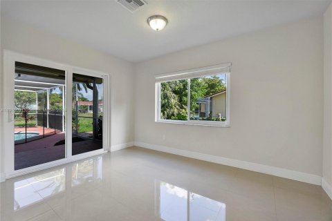 House in Coral Springs, Florida 3 bedrooms № 1971451 - photo 13