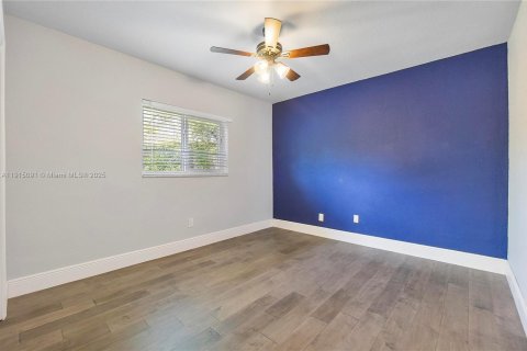 House in Coral Springs, Florida 3 bedrooms № 1971451 - photo 9