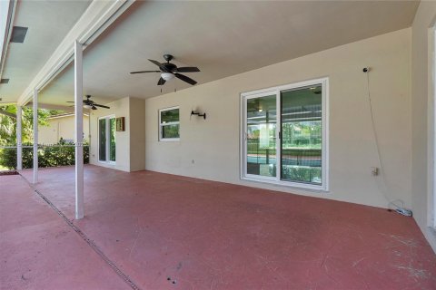 House in Coral Springs, Florida 3 bedrooms № 1971451 - photo 17