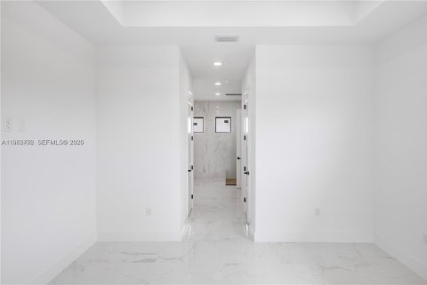 Casa en venta en Cape Coral, Florida, 4 dormitorios № 2077669 - foto 10