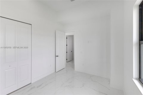 Casa en venta en Cape Coral, Florida, 4 dormitorios № 2077669 - foto 22