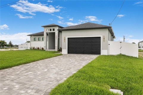 Casa en venta en Cape Coral, Florida, 4 dormitorios № 2077669 - foto 29