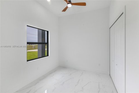 Casa en venta en Cape Coral, Florida, 4 dormitorios № 2077669 - foto 23