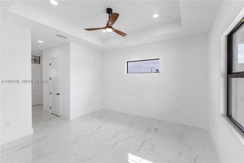 Casa en venta en Cape Coral, Florida, 4 dormitorios № 2077669 - foto 11