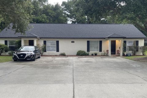 Commercial property in Ocala, Florida 4 bedrooms, 205.41 sq.m. № 2232950