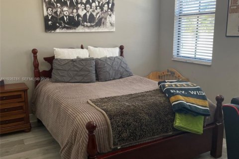 Снять в аренду виллу или дом в Купер-Сити, Флорида 4 спальни, 252.69м2, № 1986649 - фото 15