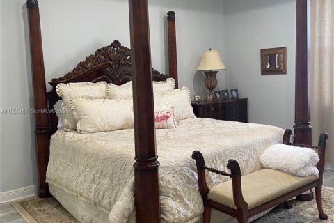 Снять в аренду виллу или дом в Купер-Сити, Флорида 4 спальни, 252.69м2, № 1986649 - фото 9