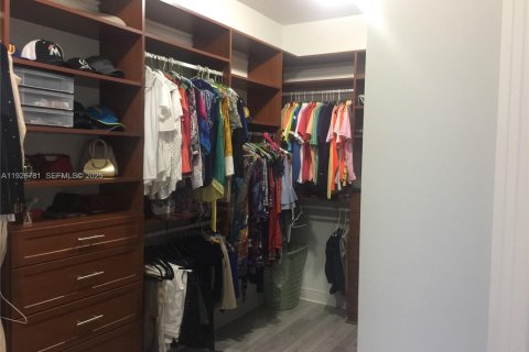 Снять в аренду виллу или дом в Купер-Сити, Флорида 4 спальни, 252.69м2, № 1986649 - фото 10