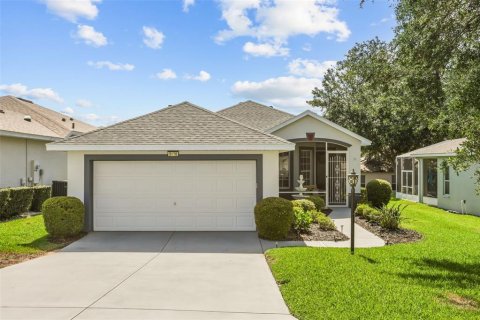 House in Tavares, Florida 3 bedrooms, 133.97 sq.m. № 2091892