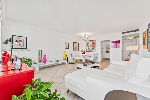 Condominio en venta en Fort Lauderdale, Florida, 1 dormitorio, 74.32 m2 № 1966775 - foto 5