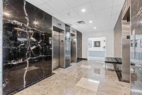 Condominio en venta en Fort Lauderdale, Florida, 1 dormitorio, 74.32 m2 № 1966775 - foto 21