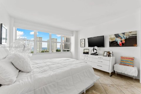 Condominio en venta en Fort Lauderdale, Florida, 1 dormitorio, 74.32 m2 № 1966775 - foto 12