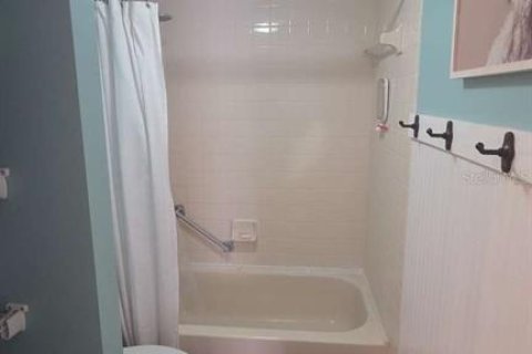 Townhouse in Palm Harbor, Florida 2 bedrooms, 124.86 sq.m. № 1900751 - photo 13