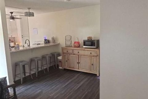 Townhouse in Palm Harbor, Florida 2 bedrooms, 124.86 sq.m. № 1900751 - photo 17