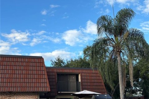 Townhouse in Palm Harbor, Florida 2 bedrooms, 124.86 sq.m. № 1900751 - photo 1