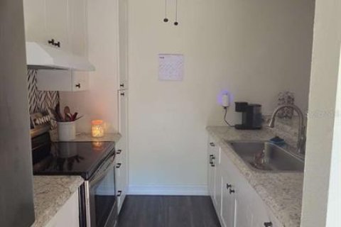 Townhouse in Palm Harbor, Florida 2 bedrooms, 124.86 sq.m. № 1900751 - photo 5