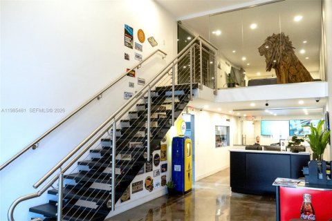Propiedad comercial en venta en Hollywood, Florida № 2153711 - foto 6