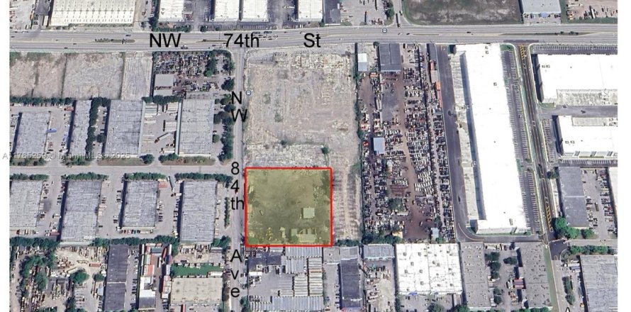 Commercial property in Medley, Florida № 1894256