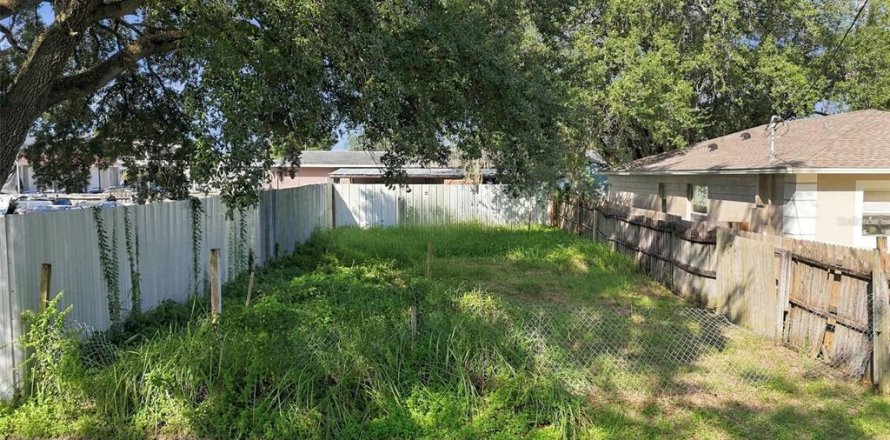 Land in Tampa, Florida № 2391469