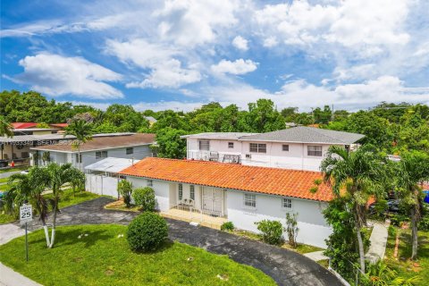 House in Miami, Florida 3 bedrooms, 99.13 sq.m. № 1994762 - photo 30