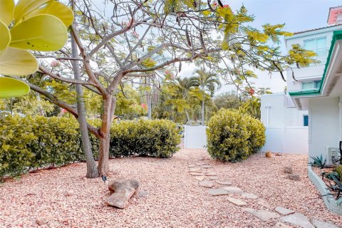 Propiedad comercial en venta en Fort Lauderdale, Florida, 160.63 m2 № 1222371 - foto 1