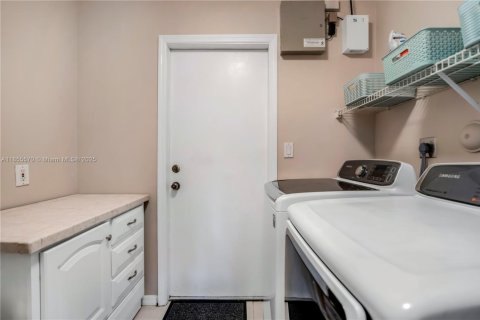 Casa en venta en Miramar, Florida, 4 dormitorios, 266.63 m2 № 1889447 - foto 23