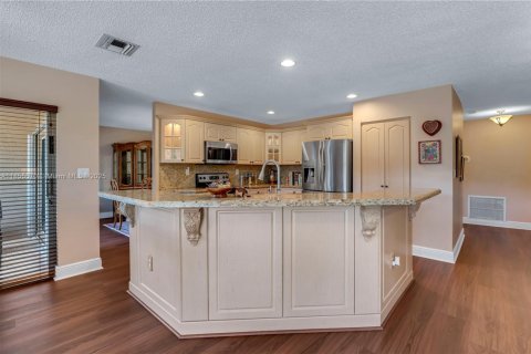 Casa en venta en Miramar, Florida, 4 dormitorios, 266.63 m2 № 1889447 - foto 4