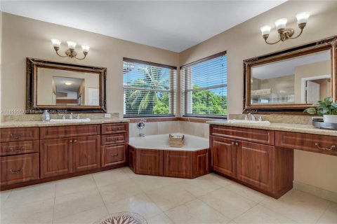 Casa en venta en Miramar, Florida, 4 dormitorios, 266.63 m2 № 1889447 - foto 14