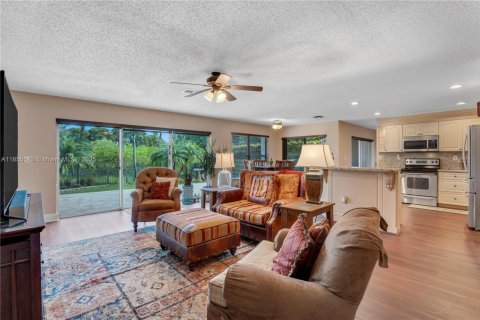 Casa en venta en Miramar, Florida, 4 dormitorios, 266.63 m2 № 1889447 - foto 10