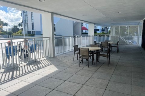 Condo in Aventura, Florida, 2 bedrooms  № 1749838 - photo 29