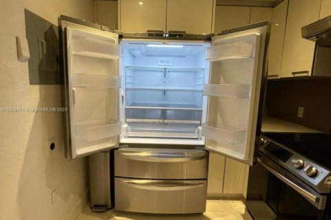 Condo in Aventura, Florida, 2 bedrooms  № 1749838 - photo 8