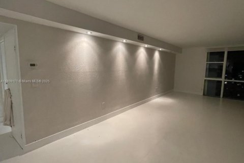 Condo in Aventura, Florida, 2 bedrooms  № 1749838 - photo 11