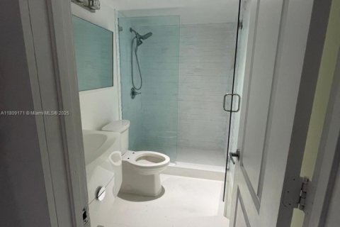 Condo in Aventura, Florida, 2 bedrooms  № 1749838 - photo 16