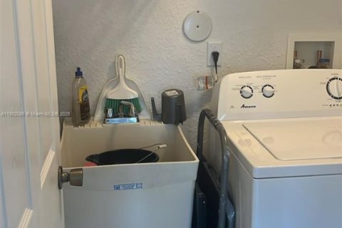 Adosado en alquiler en Dania Beach, Florida, 3 dormitorios, 150.13 m2 № 1953593 - foto 4