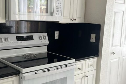 Adosado en alquiler en Dania Beach, Florida, 3 dormitorios, 150.13 m2 № 1953593 - foto 8