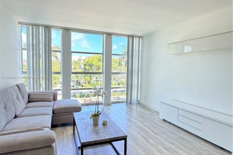 Condo in Hallandale Beach, Florida, 1 bedroom  № 1953869 - photo 2