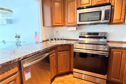Condo in Hallandale Beach, Florida, 1 bedroom  № 1953869 - photo 7