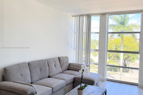 Condo in Hallandale Beach, Florida, 1 bedroom  № 1953869 - photo 1