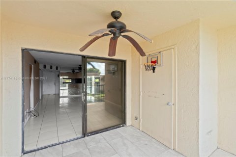 Copropriété à vendre à Miramar, Floride: 2 chambres, 76.18 m2 № 1867210 - photo 13