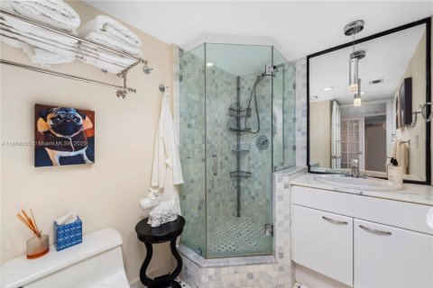 Condo in Miami Beach, Florida, 1 bedroom № 1979916 - photo 14