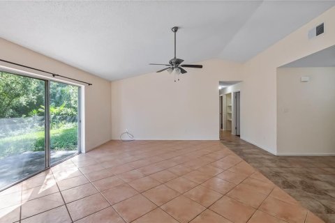 House in Clermont, Florida 3 bedrooms, 145.76 sq.m. № 1793187 - photo 10
