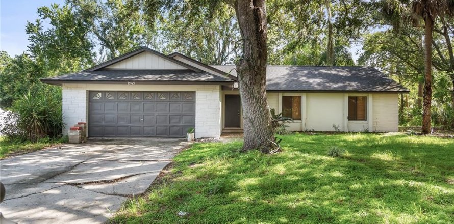 House in Clermont, Florida 3 bedrooms, 145.76 sq.m. № 1793187