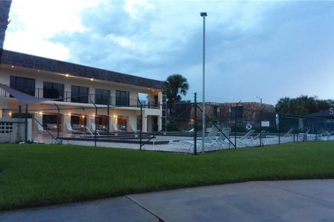 Townhouse in Leesburg, Florida 2 bedrooms, 119.66 sq.m. № 1767009 - photo 14