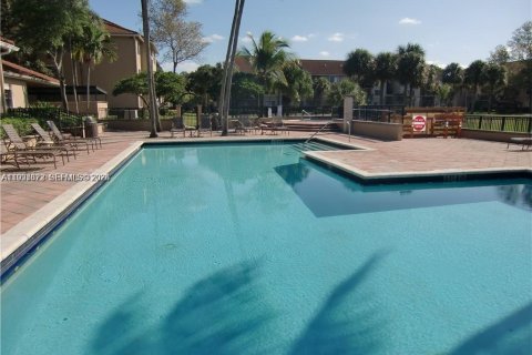 Condominio en Coral Springs, Florida, 2 dormitorios  № 2153579