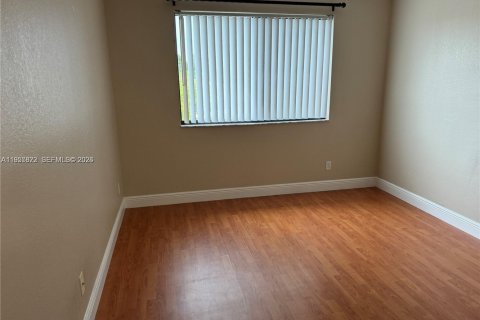 Condominio en venta en Coral Springs, Florida, 2 dormitorios, 91.6 m2 № 2153579 - foto 17