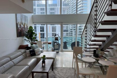 Condominio en alquiler en Miami, Florida, 1 dormitorio, 91.69 m2 № 1998492 - foto 2