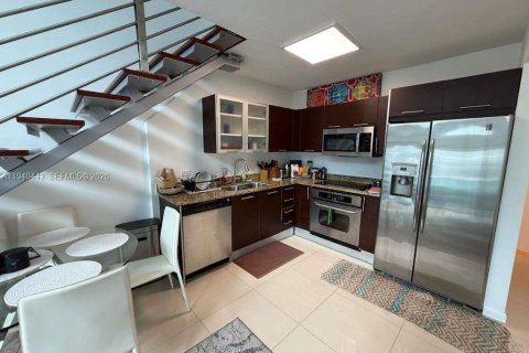 Condominio en alquiler en Miami, Florida, 1 dormitorio, 91.69 m2 № 1998492 - foto 6