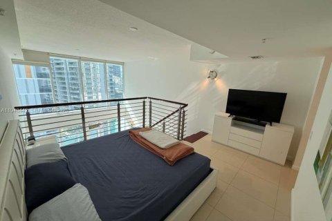 Condominio en alquiler en Miami, Florida, 1 dormitorio, 91.69 m2 № 1998492 - foto 14